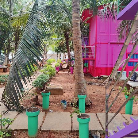 Woodpacker 2.0 Hostel Pondicherry Exterior photo